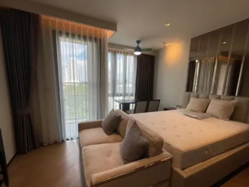 For sale: The Reserve Sukhumvit 61, 5th floor, fully furnished room, move in immediately, reserve now.