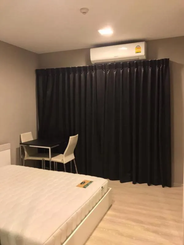 Condolette Midst Rama 9 for rent, ready to move in. Furnished and electrical appliances ready All done in one room. Hurry up.