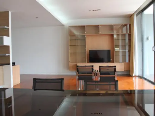 For rent, Domus Condominium, big room, a lot of space Full furniture, wide balcony, beautiful view, golden location, extremely inviting