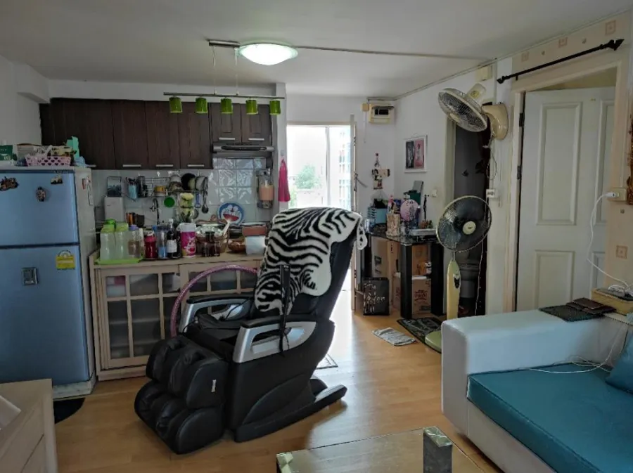Urgent sale!! Condo Chateau in Town Ratchada 13, 4th floor, pool view, ready to move in, don't miss it!!