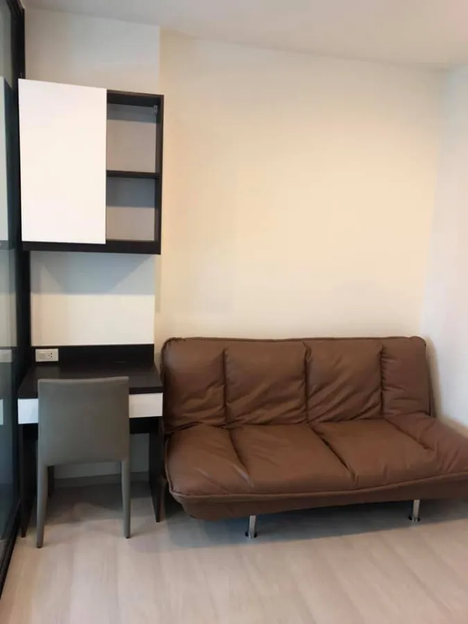 For rent urgently!! Condo Life Asoke, room number 46/701, ready to move in Fully furnished, convenient to travel, hurry up and book now!!