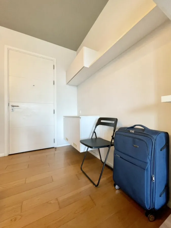 For rent urgently!! Condo Blocs 77, room no. 291/392, 24th floor, pool view Fully furnished, ready to move in. Don't miss it!!