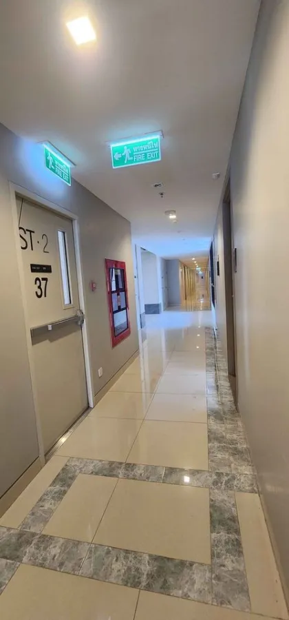 For rent: The Politan Rive, 37th floor, north side, fully furnished, not too expensive, reserve quickly before you miss out.