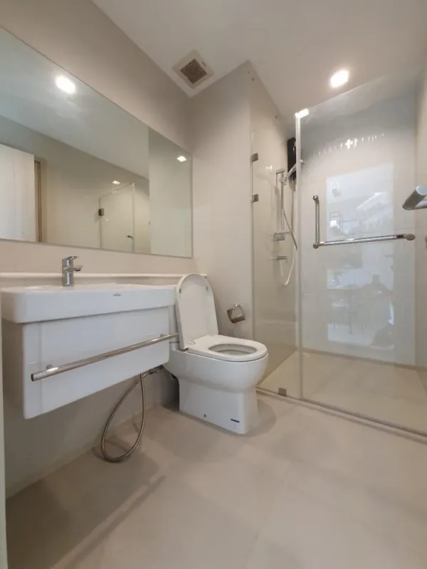 ขาย ให้เช่า ไลฟ์ วัน ไวร์เลส ห้องสวย ตกแต่งน่าอยู่มากๆ เฟอร์นิเจอร์อย่างดี แบบนี้ต้องรีบจองเลยจ้า