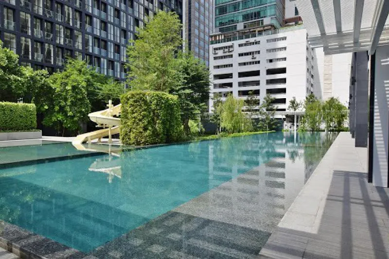 ขาย ให้เช่า Condo Noble เพลินจิต ชั้นสูง มี walk-in closet และชั้นวางของขนาดใหญ่ อย่ารอช้า รีบจองเลย