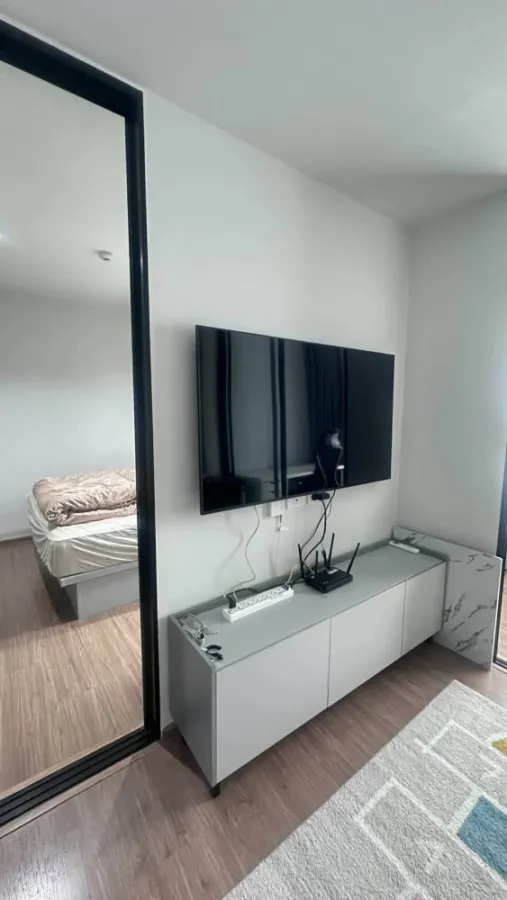 For rent: Niche Mono Rama 9, 6th floor unit. Fully furnished, great location, pool view. Book now!