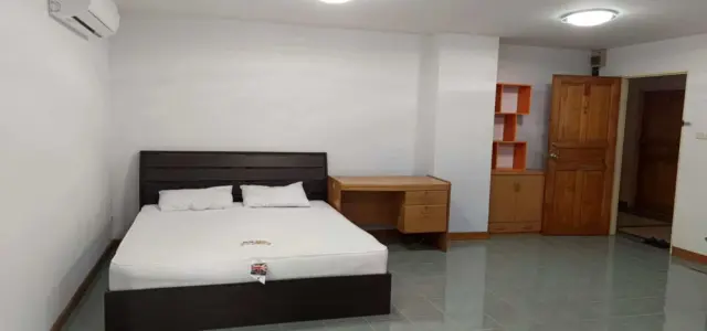 ให้เช่า Ratchada City Condo ห้องมุมให้ความเป็นส่วนตัว พื้นที่ใช้สอยเยอะ มาพร้อมสิ่งอำนวยความสะดวกครบครัน ห้ามพลาด images