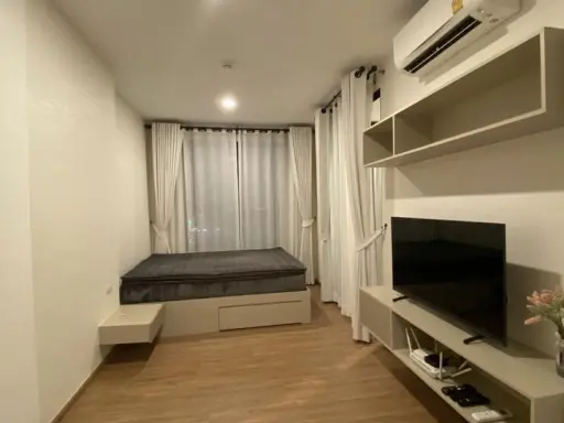 For rent: The Origin Ram 209 Interchange, high floor, decorated in a minimalist style with a walk-in closet. Don't miss it.