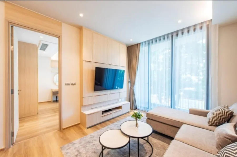 For rent: Bearing Residence, beautifully decorated room, looks very stylish, fully furnished, just bring your own luggage and move in.