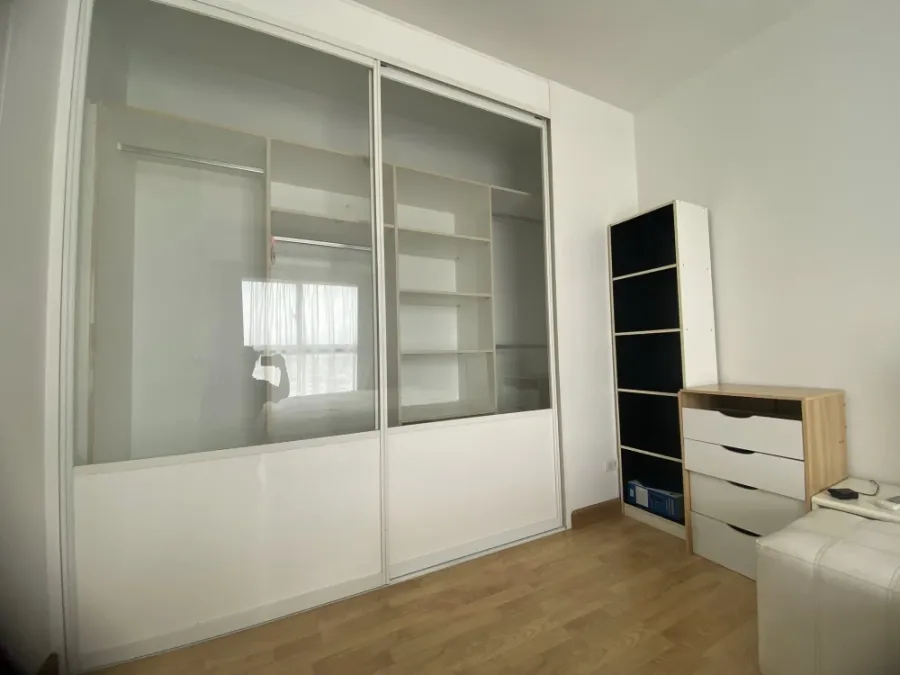 For rent: Parkland Taksin - Tha Phra, 24th floor unit with excellent ventilation. Fully furnished with complete functionality. Book now!