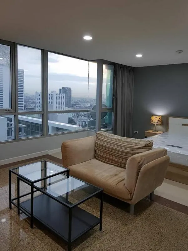 For Rent ให้เช่า "Noble House Phayathai"Large Studio 45 sq.m. 24fl.**Only 18,000 Baht**
