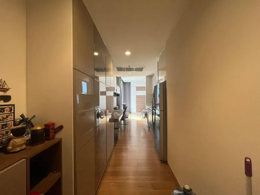 ขาย The Breeze Narathiwas ชั้น 12 ห้องกว้างสุดๆ ตู้เสื้อผ้า Buit-In ใหญ่จุใจ โซฟาหนังนั่งสบาย จองเลย