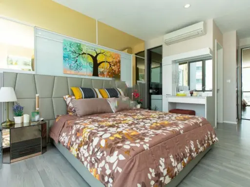 Quick sale!! Condo The Room Sukhumvit 69 full of facilities. Near the train station. Hurry up to reserve!!