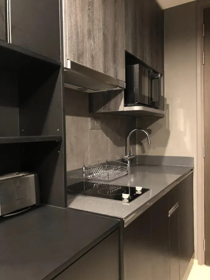 For rent: Ashton Chula-Silom, fully furnished, luxuriously decorated, high view, not blocked, ready to book now.