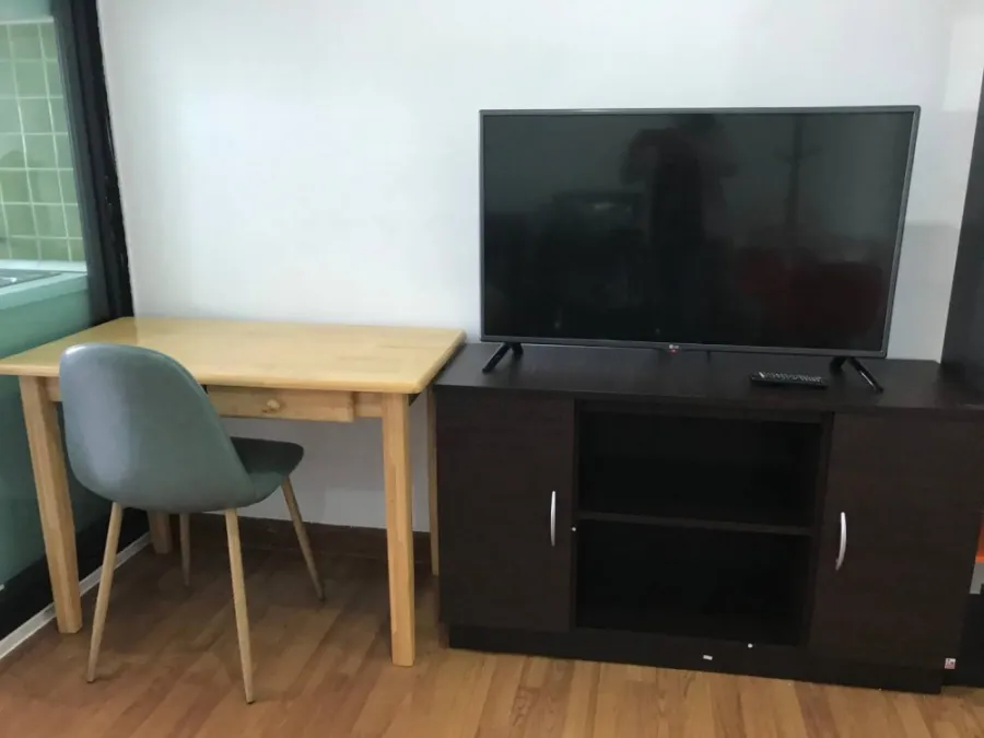Condo for rent Regent Home 18 Chaengwattana-Laksi. Partition room Fully furnished. Hurry up to reserve.