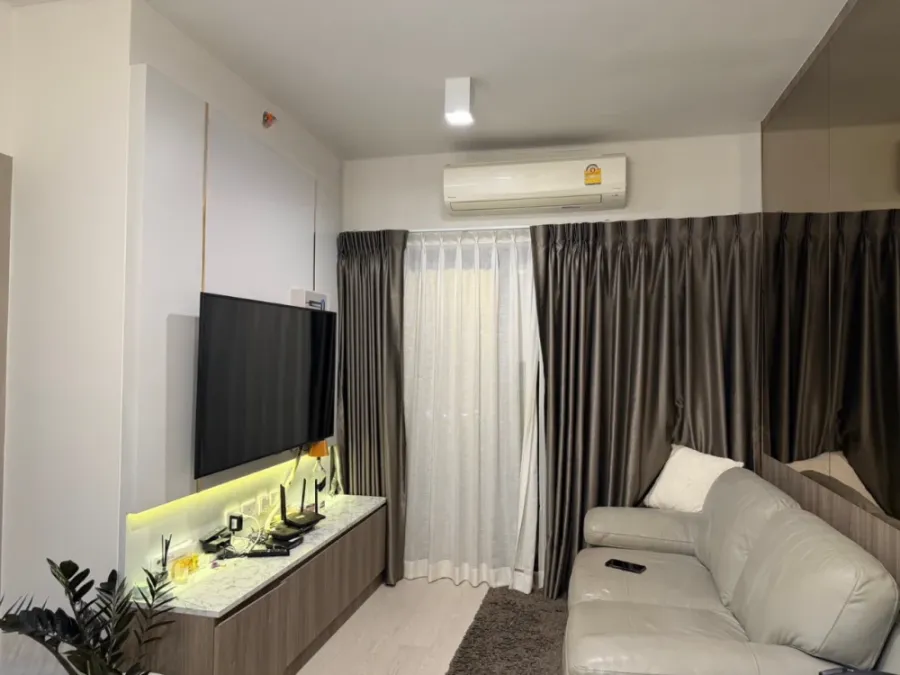 For sale or rent: Ideo Sukhumvit 93. Spacious unit with a coordinated color scheme and high-quality built-in headboard. Don't miss out!