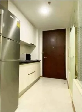 For rent, The Rajdamri, newly renovated room Nice sofa to sit and watch a good movie. If you don't reserve, you will regret it.