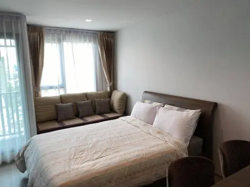 For rent Life Ladprao, the room is fully furnished. very close to the train comfortable journey Easy to eat and eat. Let's come to rent. images