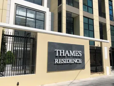 Thames Residence