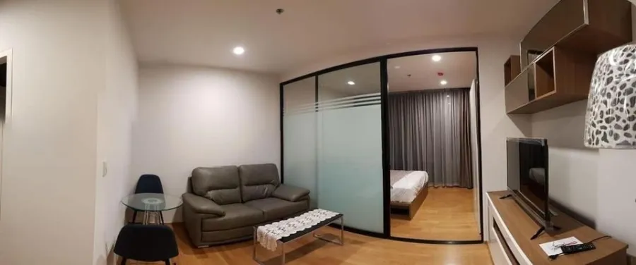 ขาย Noble Revo Silom ห้องสะอาด สบายตา เฟอร์นิเจอร์จัดเต็ม หิ้วกระเป๋าใบเดียวเข้าอยู่ได้เลย