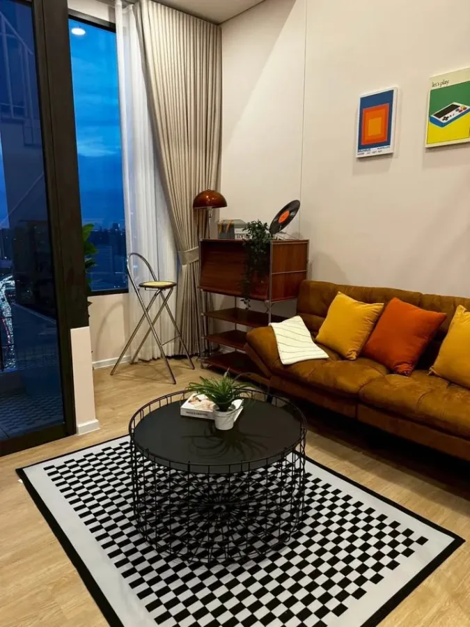 For Rent: Landmark @ MRTA Station, DUPLEX unit, high floor, stunning city view, Mid-Century style. Don't miss out!