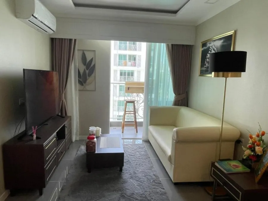 For sale: The Orient Jomtien Resort & Spa (Jomtien), swimming pool view, corner room, if interested, book now.