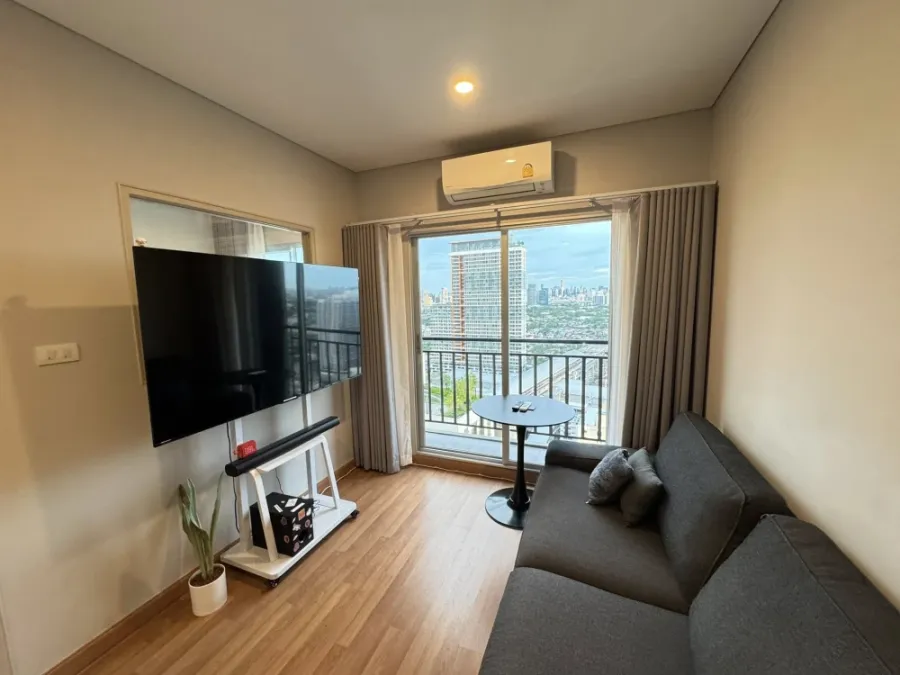 rent/sale Lumpini Place Taopoon - Interchange 1 bedroom, 1 bathroom, lots of usable space, comes with a large sofa, comfortable to sit on, book now.