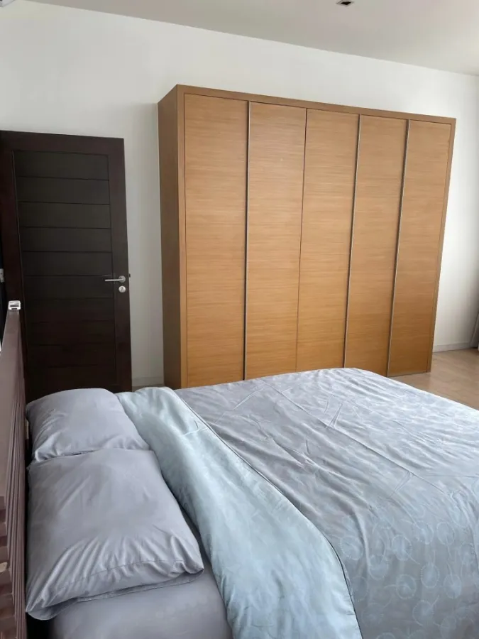 ขาย Eight Thonglor Residence ชั้น 15 ห้องกว้างสุดๆ พร้อมเฟอร์นิเจอร์อย่างดี โซฟานั่งสบาย ห้ามพลาด