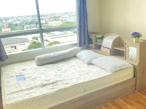 For rent Lumpini Park Phetkasem 98, good view, separated room, separate kitchen with complete electrical appliances. Book now.