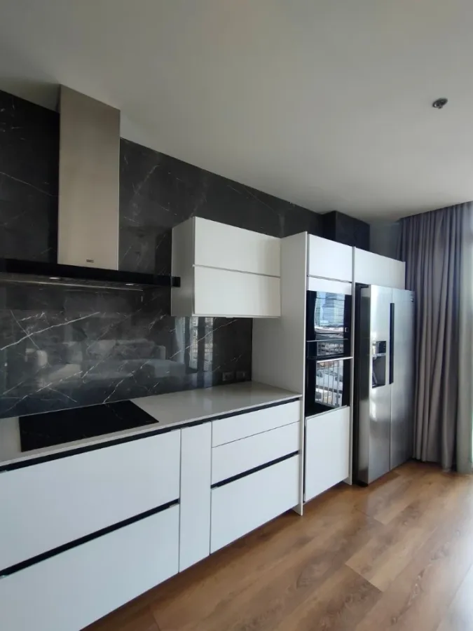 For rent sell Park 24 Origin Phrom Phong, 2-bedroom premium room, beautiful open view in 3 directions, decorated in a luxurious Scandinavian style.