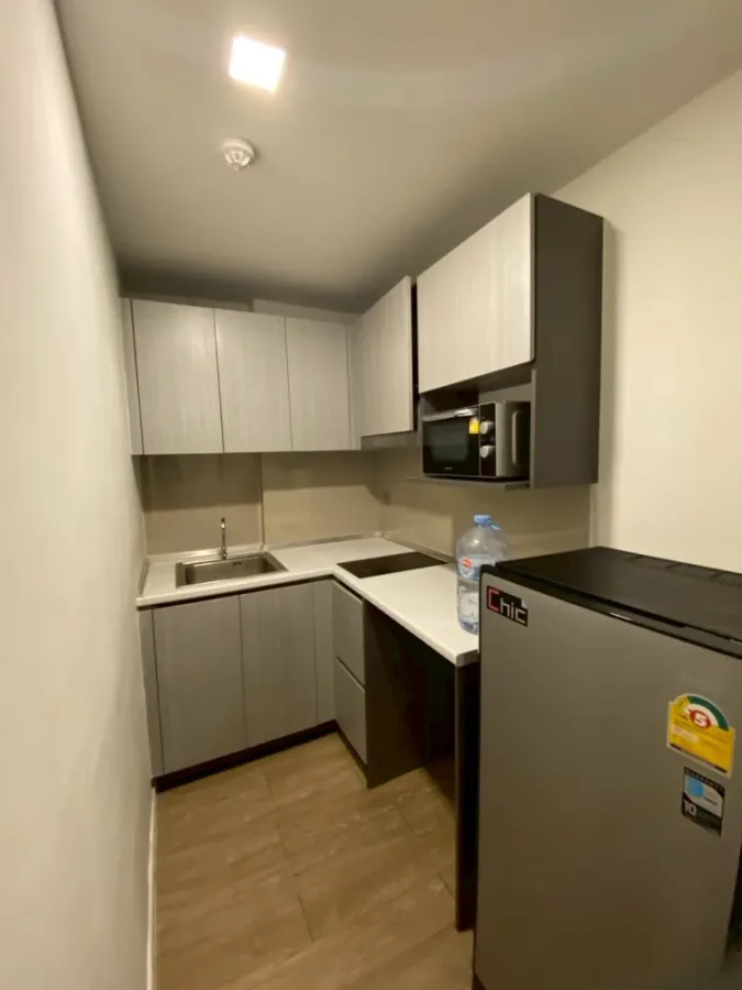 For rent: Atmoz Ladprao 15, 1 bedroom plus 1 bathroom unit with spacious living area and fully furnished. Book now before it's too late!