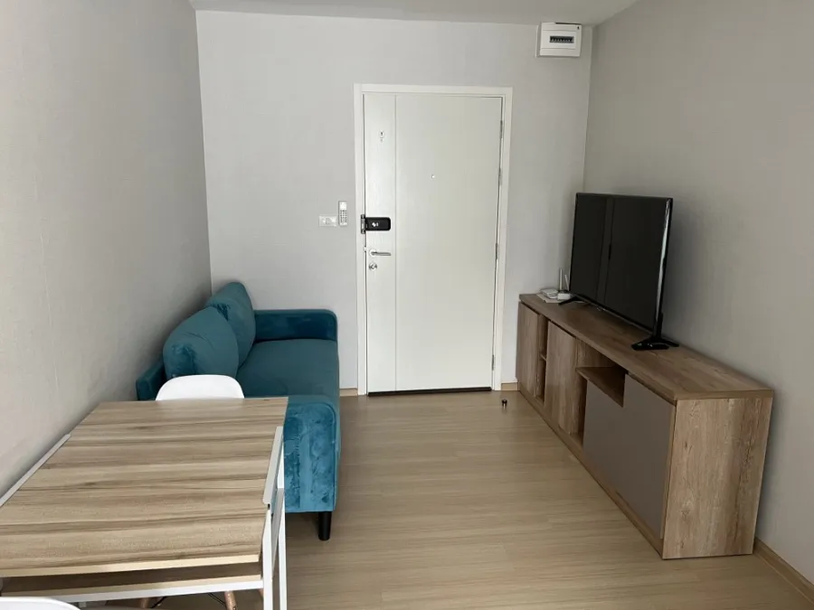 Beautiful room, fully furnished, pool view, clean room, for rent Plum Condo Rangsit Alive Phase 1 This room is complete, you should not miss it.