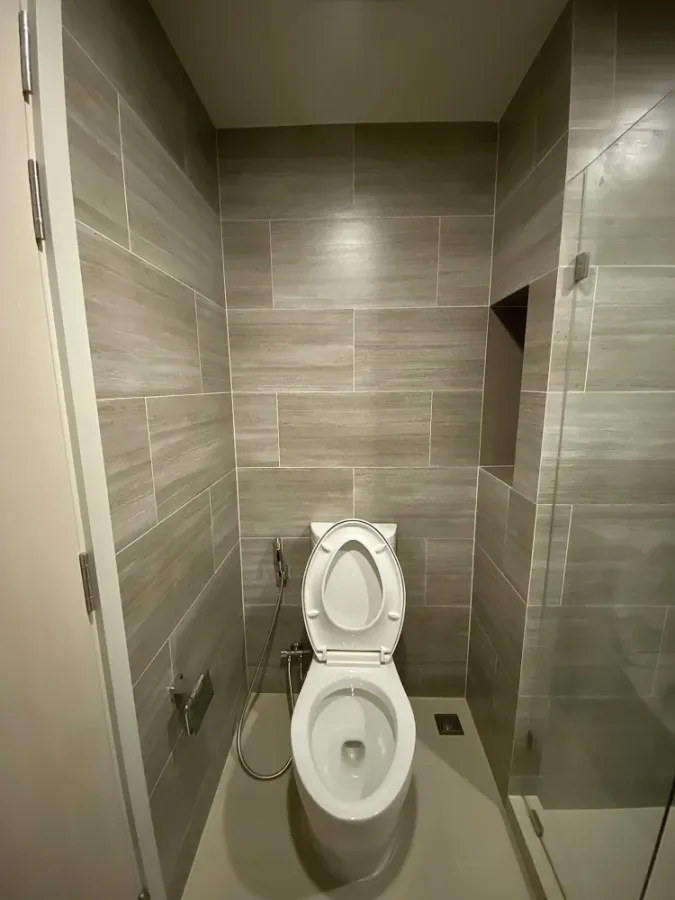 Selling Maestro 03 Ratchada - Rama 9. A comfortable unit with complete amenities. Located on a low floor with well-defined rooms. Book now, don't miss