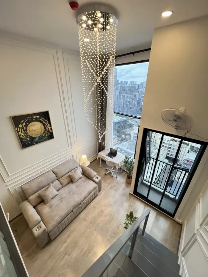 For sale or rent: SOHO Bangkok Ratchada, North-facing unit, prime location, high-quality built-in furniture, fully furnished. Book now!