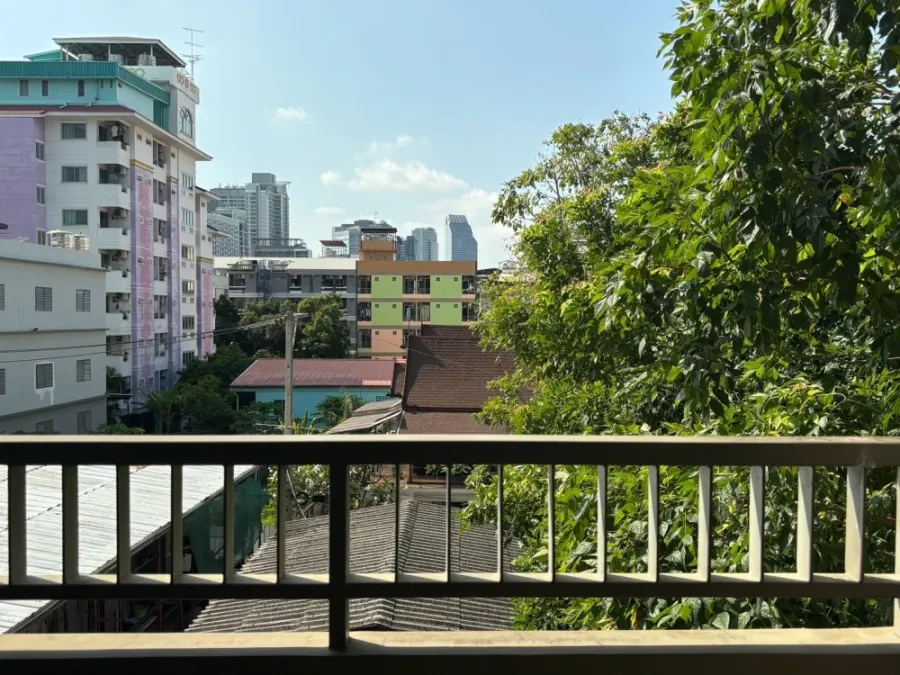 ขาย เช่า เมโทรลักซ์ รัชดา ห้องกั้นแยกเป็นสัดส่วน สิ่งอำนวยความสะดวกครบครัน ราคาดี รีบจองด่วนๆจ้า