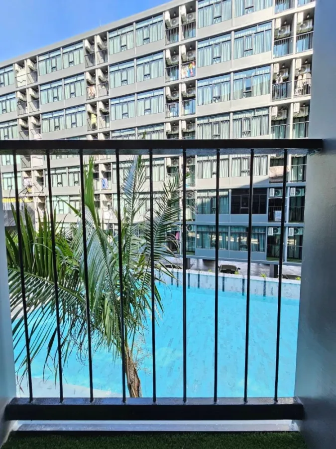 For rent: The Independent Condo Amata, swimming pool view, 3rd floor, fully furnished. Reserve first and stay first.