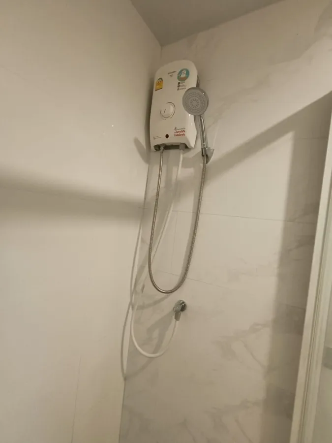 ขาย รีช พหลโยธิน52 ห้องสว่างมองแล้วสบายตา กั้นประจกแยกเป็นสัดส่วน ตกแต่งพร้อมอยู่ อย่ารอช้า จองเลย