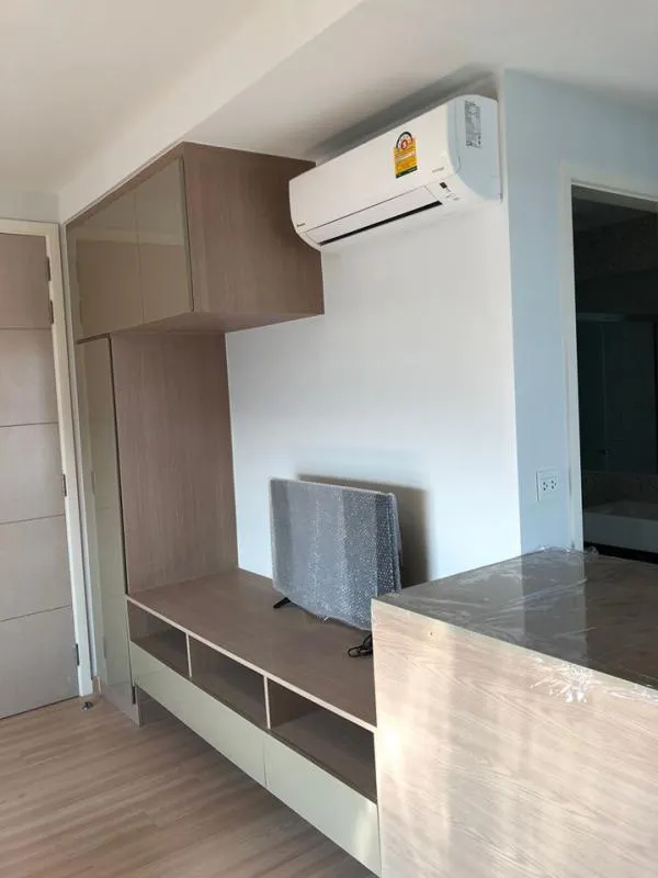Wow, very big room for rent, Knightsbridge Skycity, Saphan Mai, corner room, peaceful zone, Bult-in furniture, you can move in.