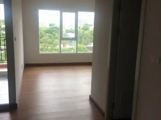For sale: Regent Home 25 Tiwanon, fully furnished, including washing machine. Book now, don't hesitate.