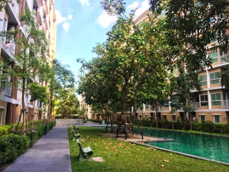 Selling We Condo, beautiful room, ready to live by yourself, it's good to rent. Hurry up!!