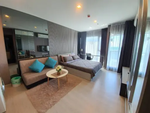 ขาย ให้เช่า Rhythm Sukhumvit 36-38 ชั้น 23 วิวส่วนกลาง ตกแต่งน่าอยู่ ติดวอลเปเปอร์ทั้งห้อง จองเลย images