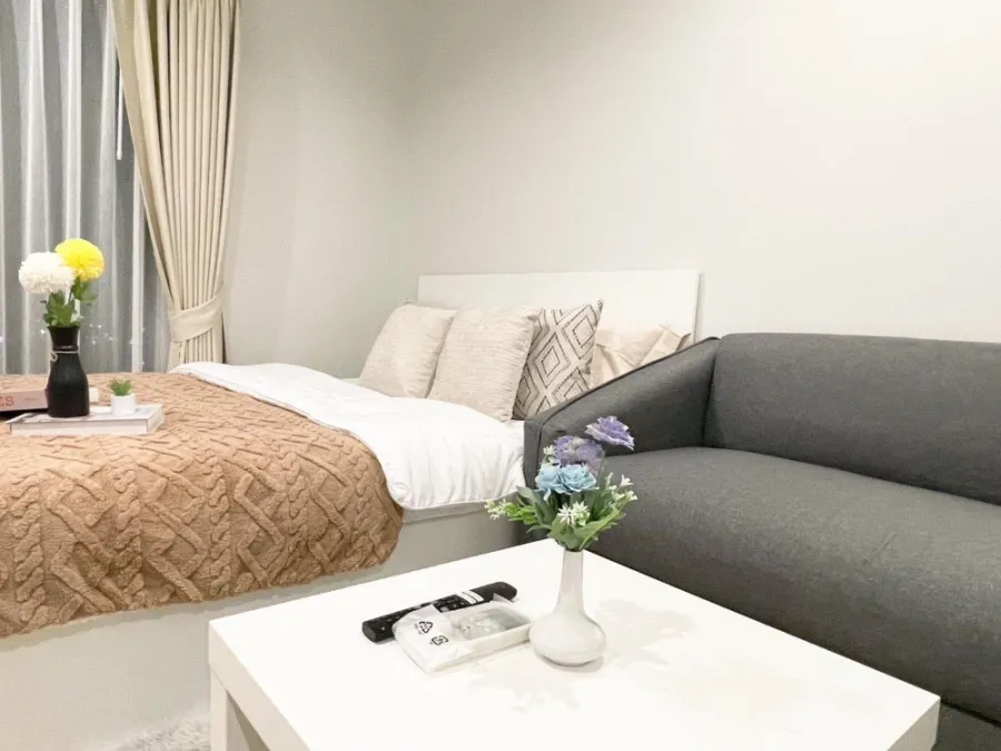 For rent, Metro Sky Wutthakat, the room is perfectly decorated, very inviting, fully furnished, first come first served.