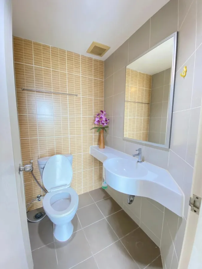 For sale: Lumpini Ville Prachachuen-Phongphet 2, 22nd floor, corner room, beautiful room, good condition, fully furnished, nice to live in. Reserve no