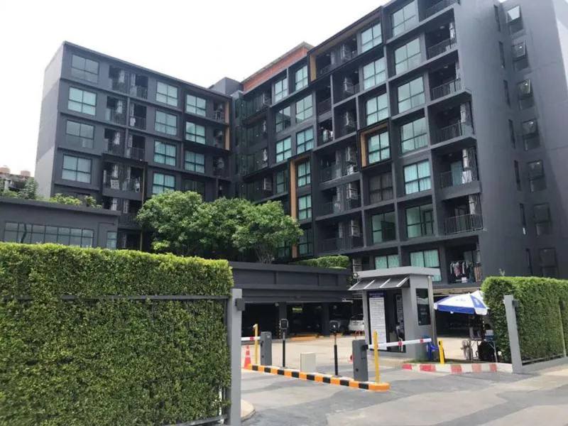 ด่วน !! ขายดาวน์คอนโด ดิ เอ็กซ์เซล กรูฟ ลาซาล 52 ชั้นสูง วิวสวย เดินทางสะดวก เฟอร์นิเจอร์แต่งครบ รีบจองเลย!!