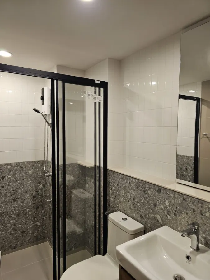 For rent: The Line Vibe, 29th floor, North side, city view, room does not get afternoon sun, must hurry to reserve now.