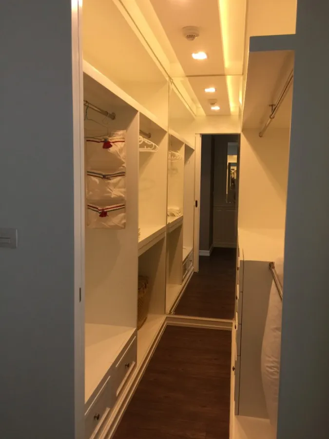 Star View Condo for sale, very spacious room, high floor, well decorated, awesome furniture, hurry and reserve it quickly.