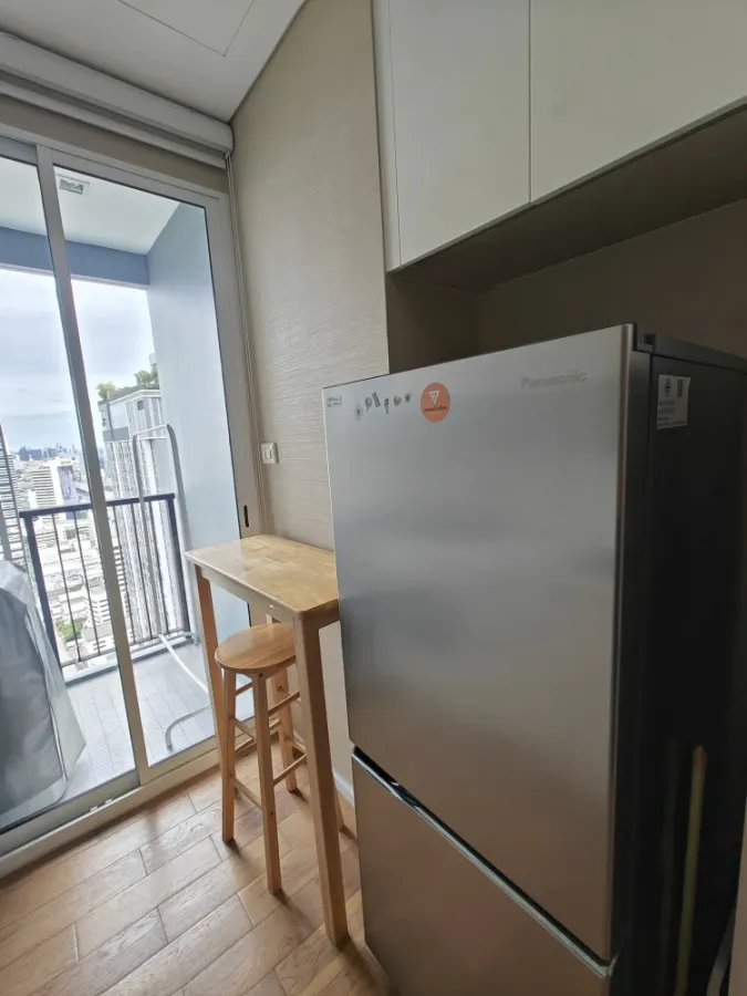 For sale, for rent!! Condo The Saint Residences, 32nd floor, Building C, convenient transportation, good price, hurry and book now!!