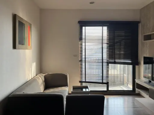 Teal Sathron-Taksin condo for rent, nice room, decorated in modern style Warm colors, good price, hurry up to reserve. images