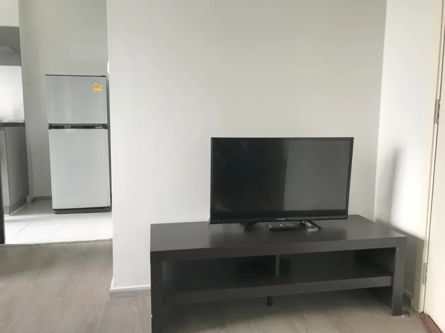 For rent: ASPIRE SATHORN-TAKSIN, 9th floor, view of green trees, pleasing to the eye. Built-in kitchen set That's right, you have to make a reservatio