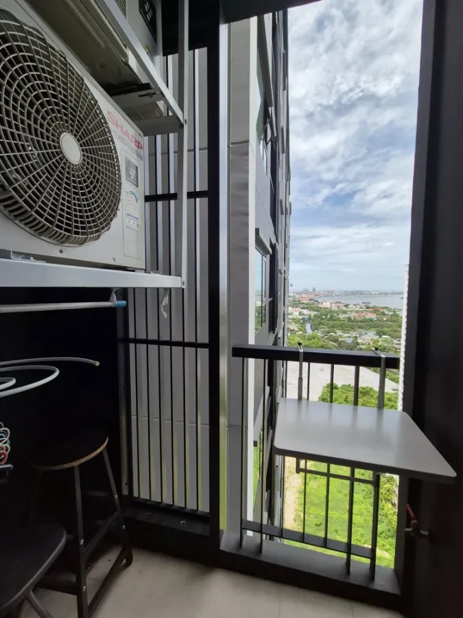 For sale, for rent, Aspire Erawan Prime, One bed room, ready to move in, cool and comfortable, receives wind all year round, has complete electrical a